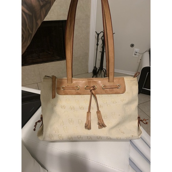 Dooney & Bourke Shoulder Bag Gold with Tan leather details - Picture 2 of 7